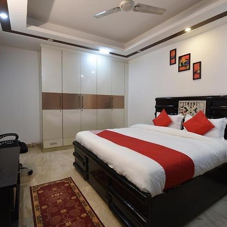 Golden Bed And Breakfast- High Quality Rooms In South Ex-1 D Block Нью-Дели Экстерьер фото