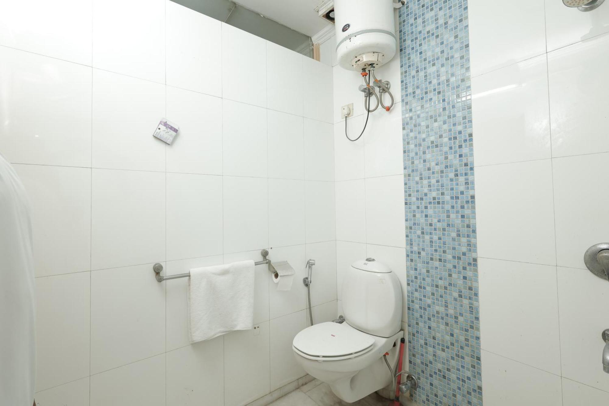 Golden Bed And Breakfast- High Quality Rooms In South Ex-1 D Block Нью-Дели Экстерьер фото
