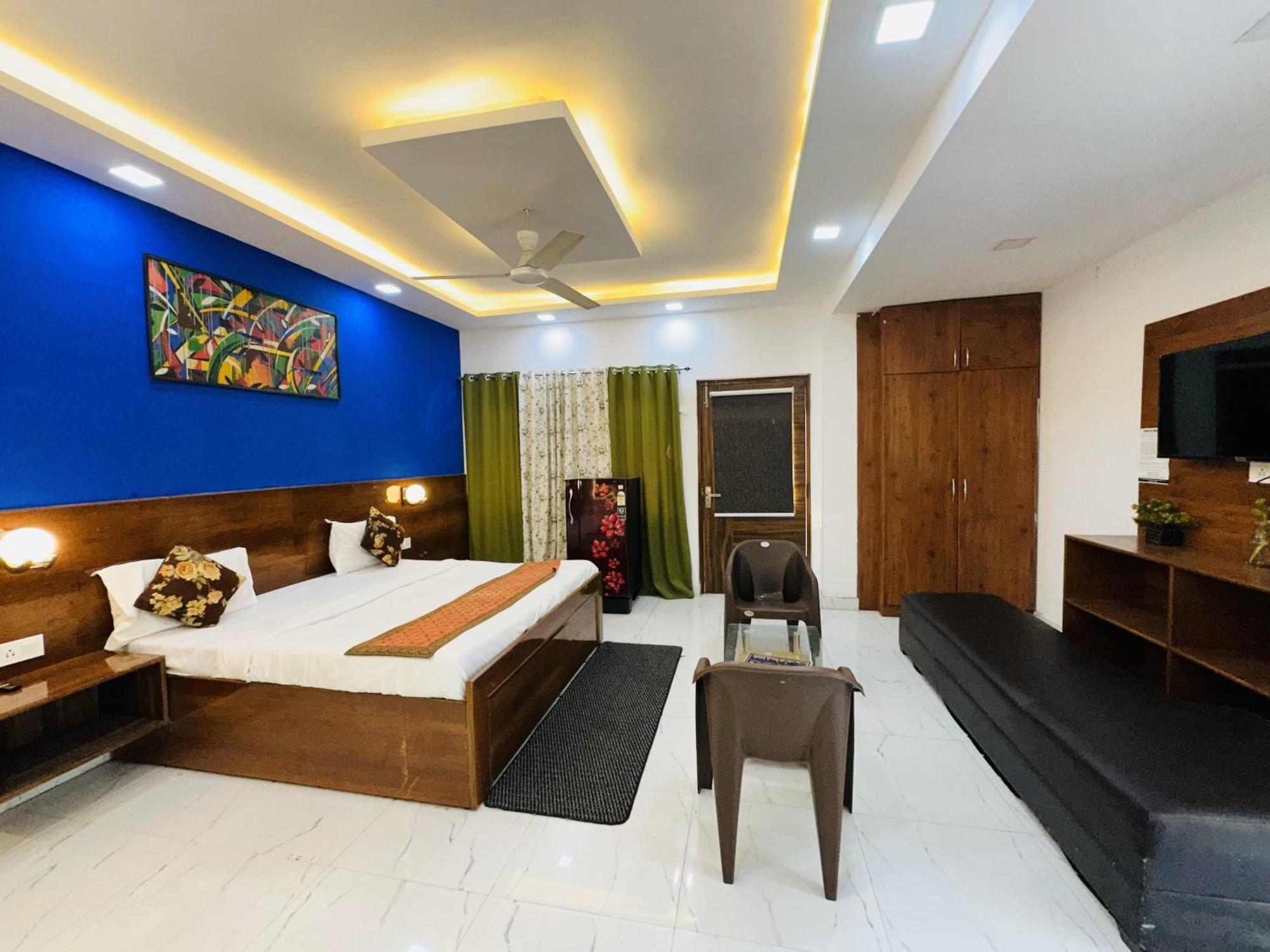 Golden Bed And Breakfast- High Quality Rooms In South Ex-1 D Block Нью-Дели Экстерьер фото